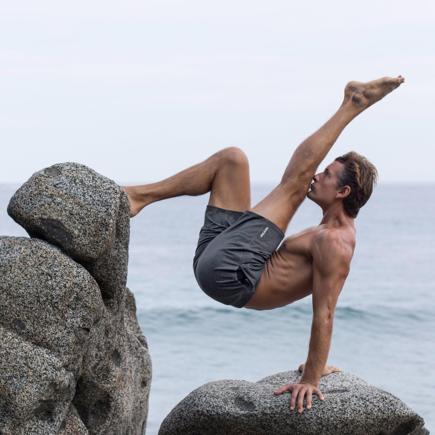 Men's Swerve Yoga Training Shorts w/Non-Restrictive Inner Liner